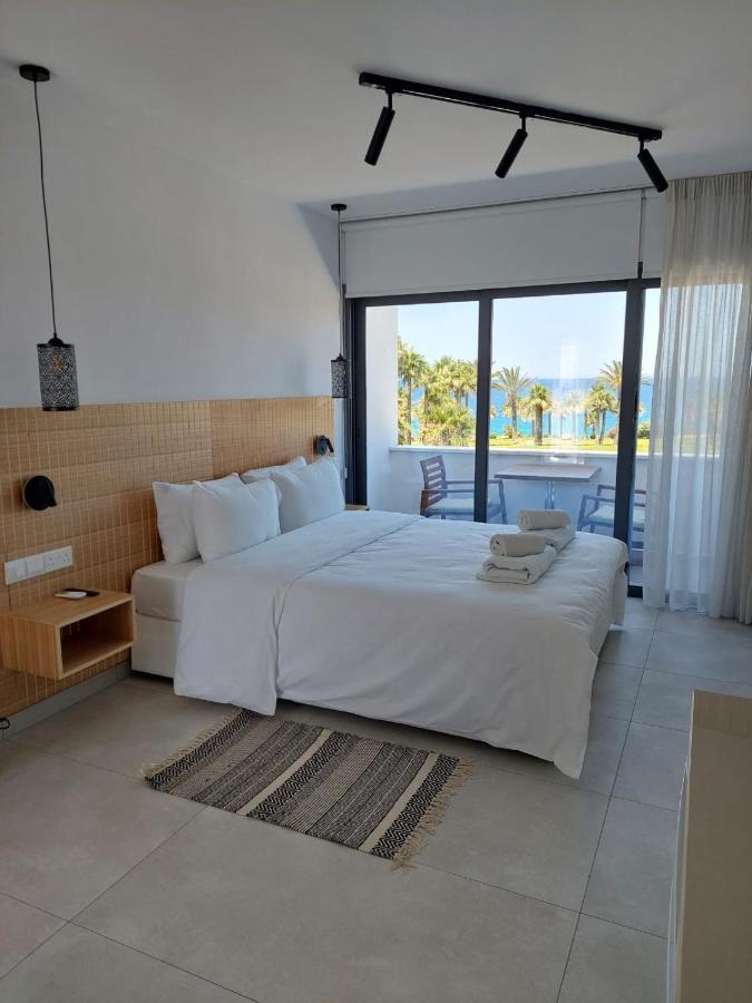 Terrazza Suites Paphos Eksteriør billede