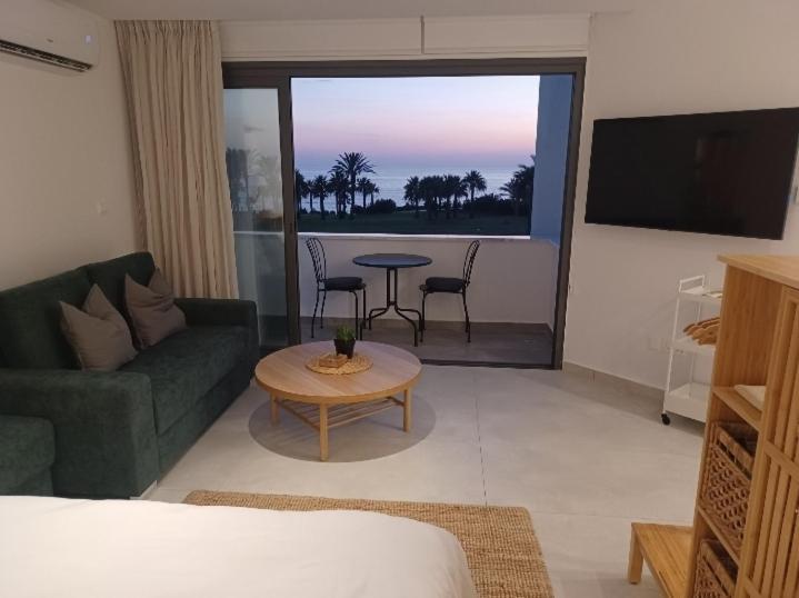 Terrazza Suites Paphos Eksteriør billede