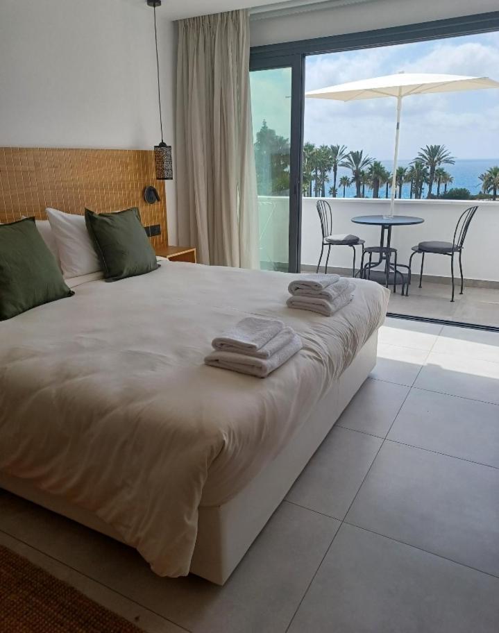 Terrazza Suites Paphos Eksteriør billede